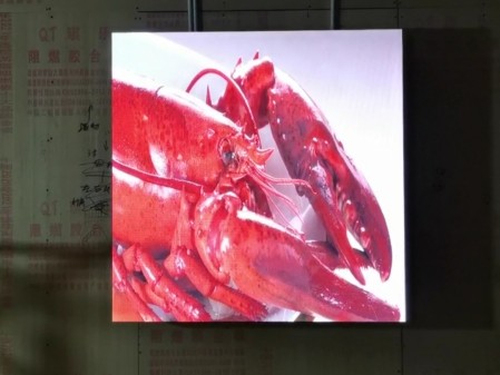 湖北荊州沙市區(qū)荊州工業(yè)園室內(nèi)全彩P1.86  尺寸1.28x1.28m，像素點(diǎn)688x688
